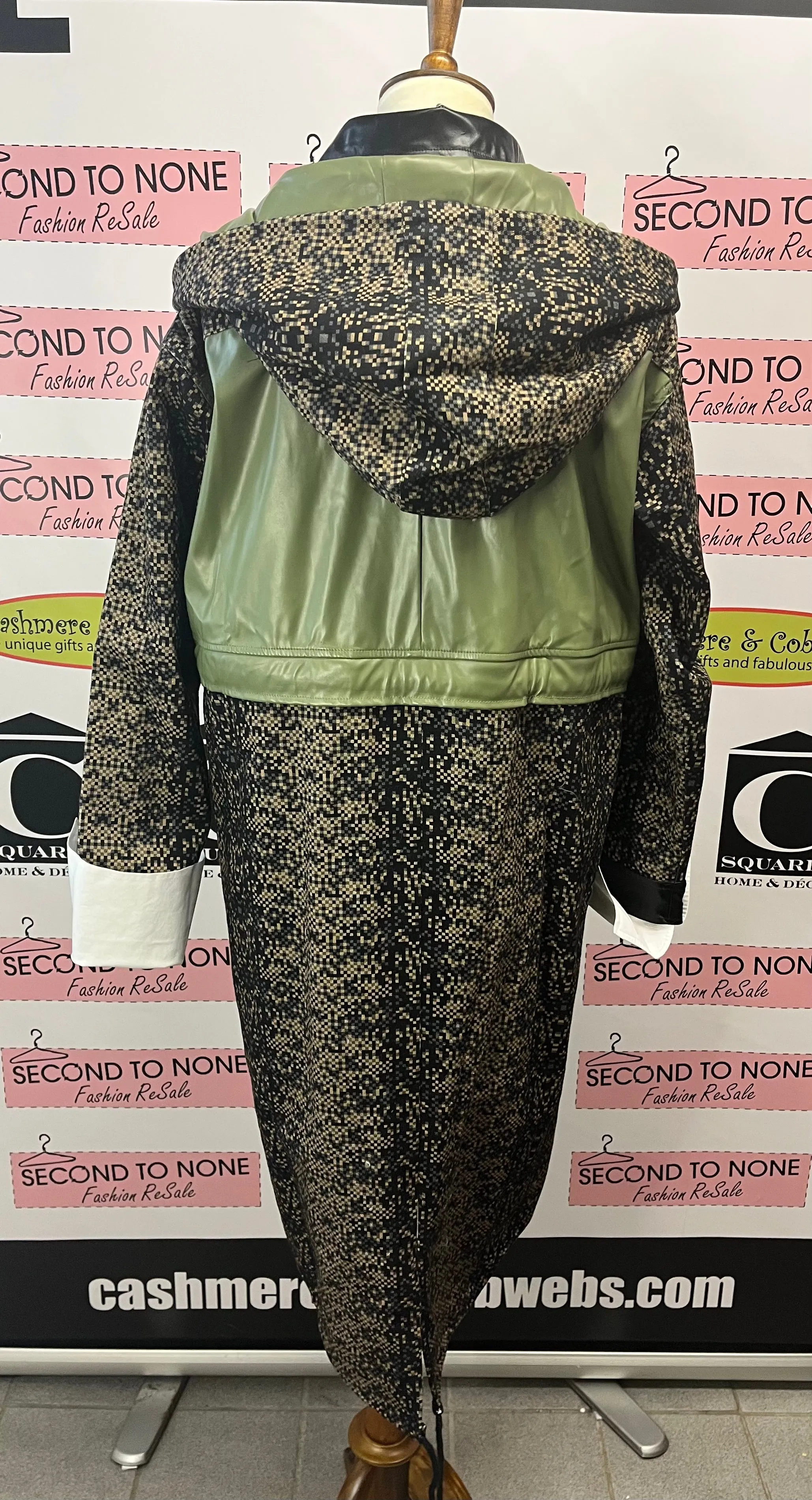 2-in-1 Fashion Coat (Size M)