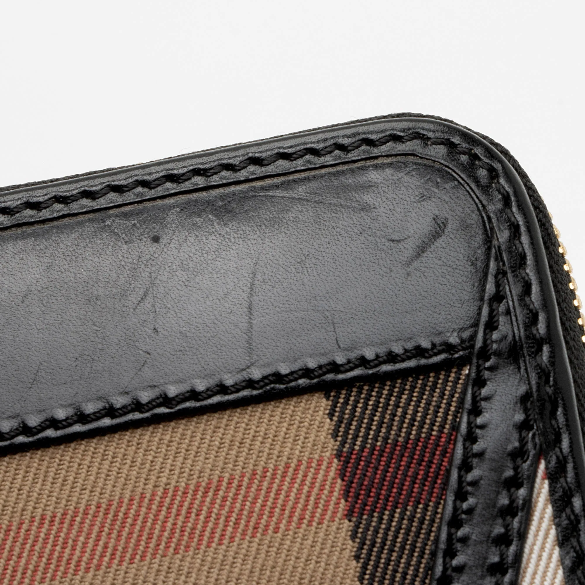 Burberry House Check Bridle Ziggy Zip Around Wallet (SHF-HNJnMY)